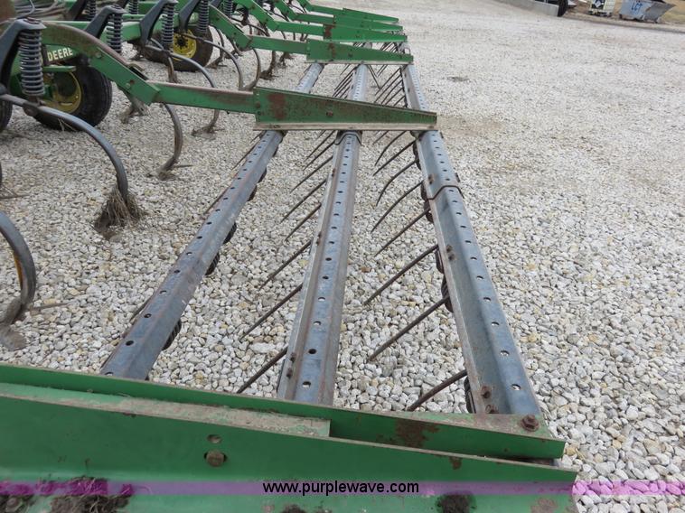 image for item I2487 John Deere 960 field cultivator