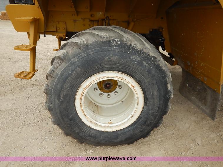 image for item I5206 Ag-Chem TerraGator 8204 Air Flow self-propelled applicator