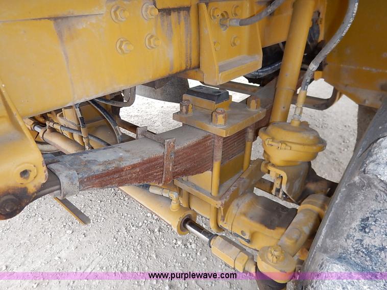 image for item I5206 Ag-Chem TerraGator 8204 Air Flow self-propelled applicator