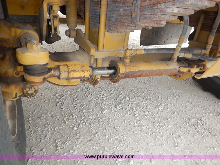 image for item I5206 Ag-Chem TerraGator 8204 Air Flow self-propelled applicator