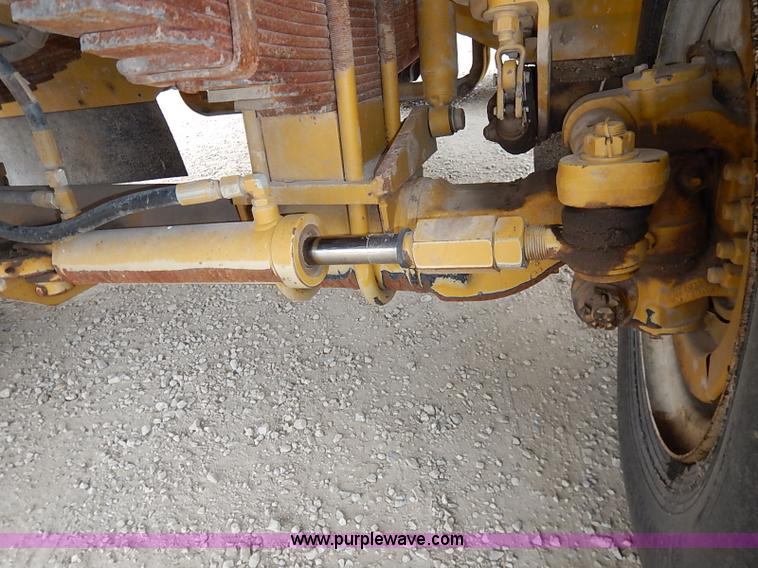 image for item I5206 Ag-Chem TerraGator 8204 Air Flow self-propelled applicator