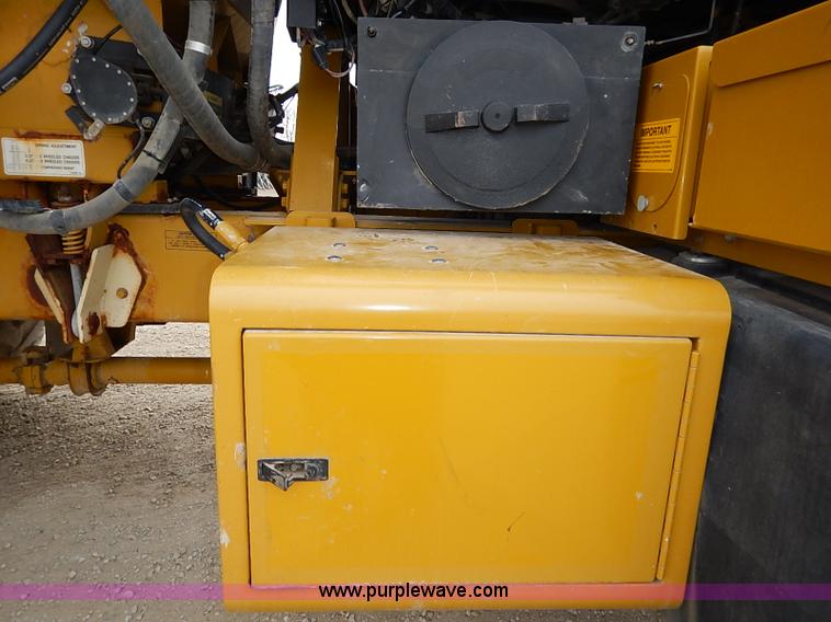 image for item I5206 Ag-Chem TerraGator 8204 Air Flow self-propelled applicator