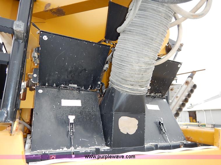 image for item I5206 Ag-Chem TerraGator 8204 Air Flow self-propelled applicator