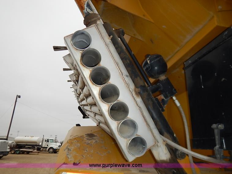 image for item I5206 Ag-Chem TerraGator 8204 Air Flow self-propelled applicator