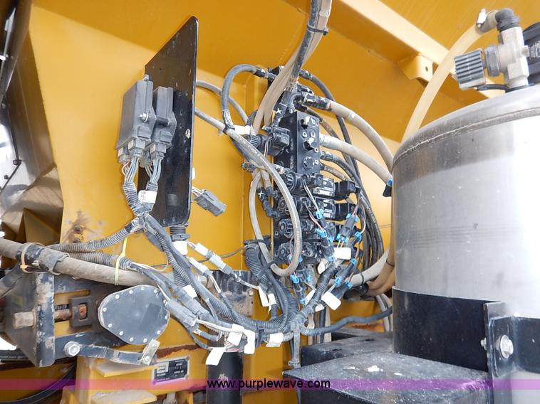 image for item I5206 Ag-Chem TerraGator 8204 Air Flow self-propelled applicator