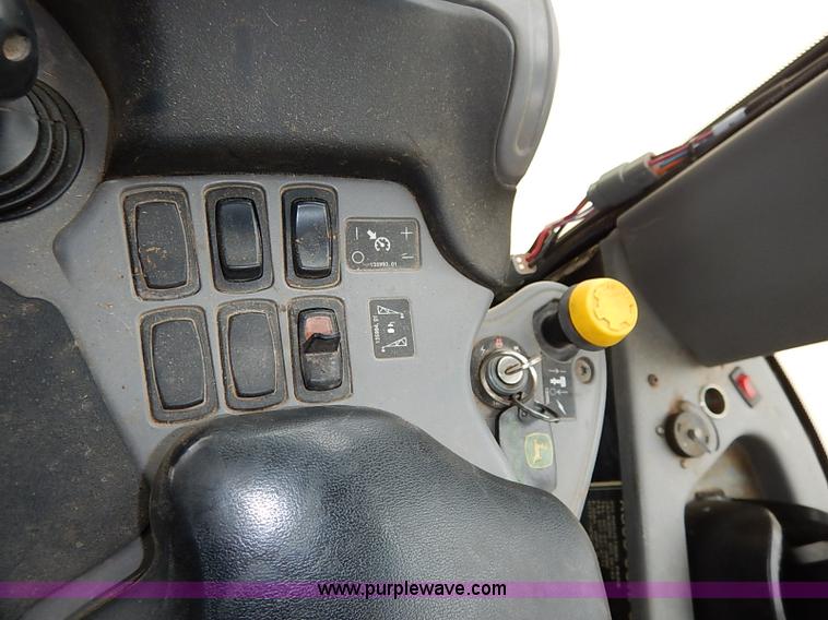 image for item I5206 Ag-Chem TerraGator 8204 Air Flow self-propelled applicator