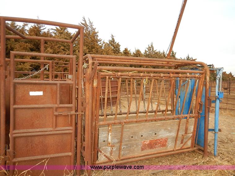 image for item I5212 Linn Post and Pipe working tub, alley, and chute