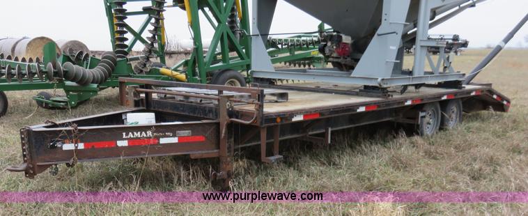 image for item I5979 2005 Lamar tandem axle trailer