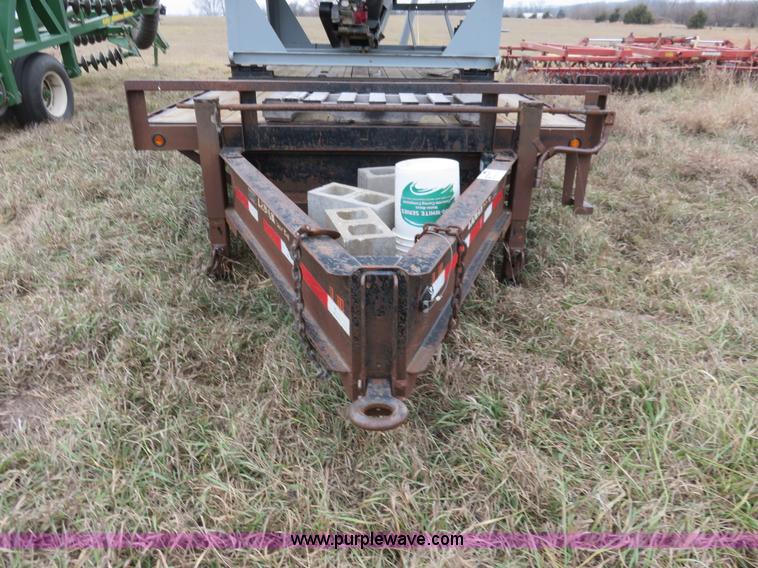 image for item I5979 2005 Lamar tandem axle trailer