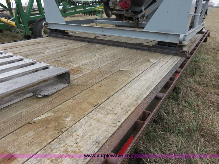 image for item I5979 2005 Lamar tandem axle trailer