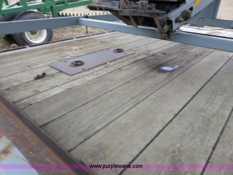 image for item I5979 2005 Lamar tandem axle trailer