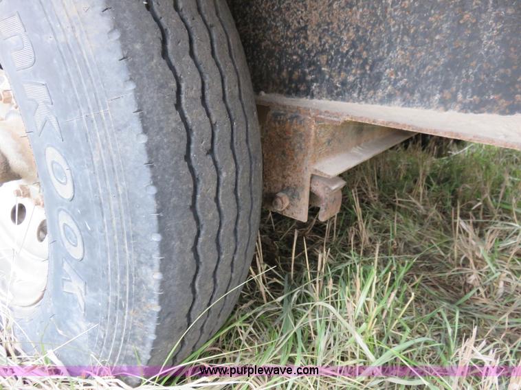 image for item I5979 2005 Lamar tandem axle trailer