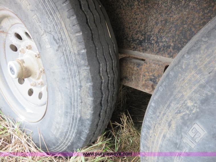 image for item I5979 2005 Lamar tandem axle trailer