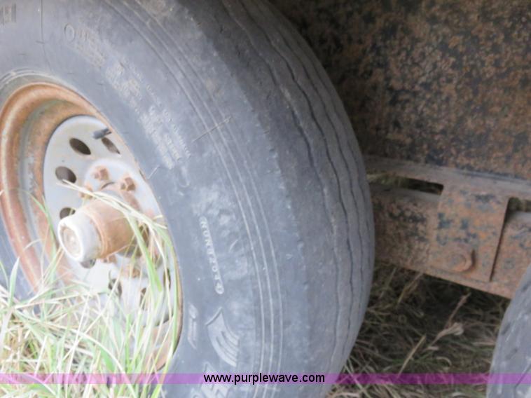 image for item I5979 2005 Lamar tandem axle trailer