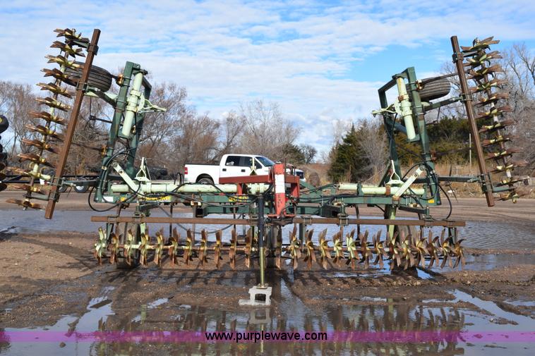 image for item I8563 Sunflower 3040-28 sweep plow