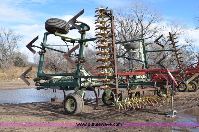 image for item I8563 Sunflower 3040-28 sweep plow
