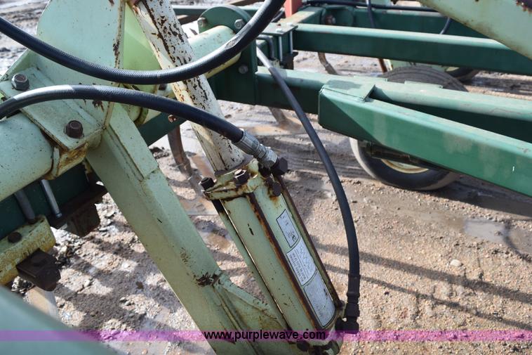 image for item I8563 Sunflower 3040-28 sweep plow