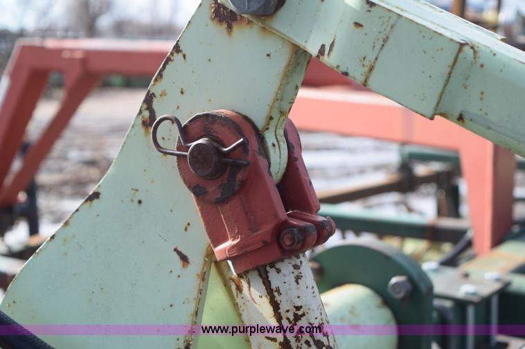 image for item I8563 Sunflower 3040-28 sweep plow