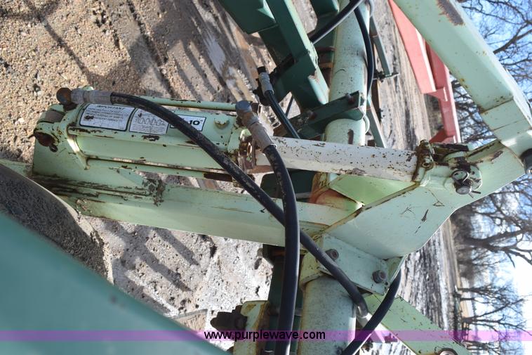 image for item I8563 Sunflower 3040-28 sweep plow