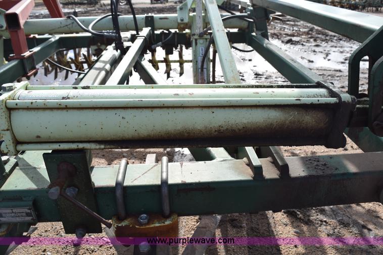 image for item I8563 Sunflower 3040-28 sweep plow