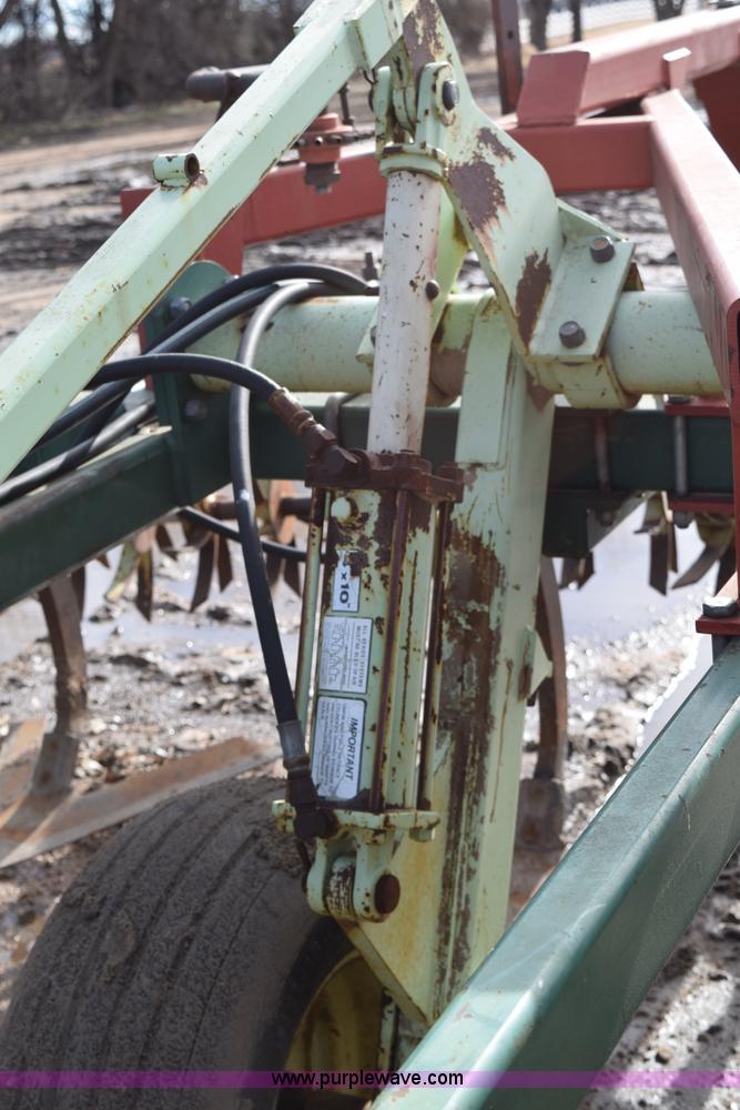 image for item I8563 Sunflower 3040-28 sweep plow