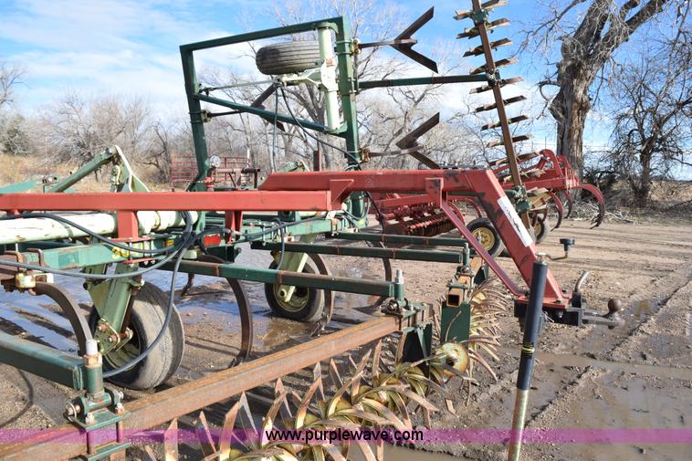 image for item I8563 Sunflower 3040-28 sweep plow