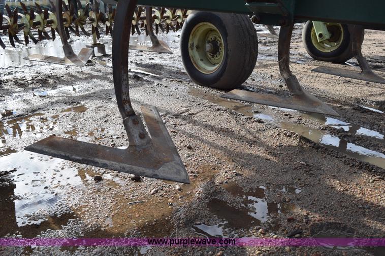 image for item I8563 Sunflower 3040-28 sweep plow