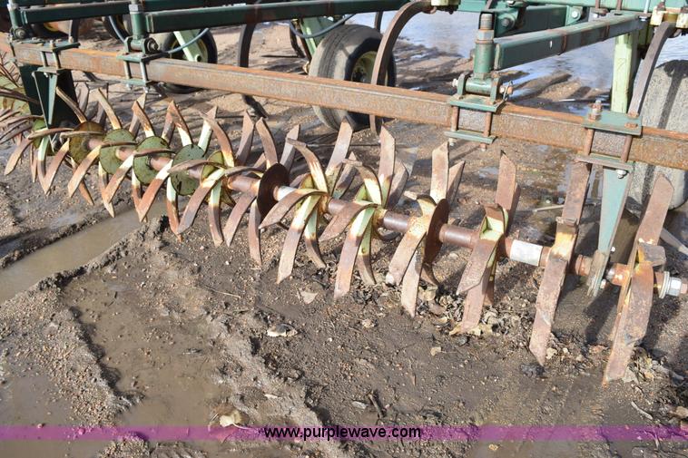 image for item I8563 Sunflower 3040-28 sweep plow