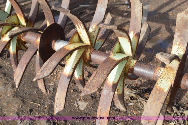 image for item I8563 Sunflower 3040-28 sweep plow