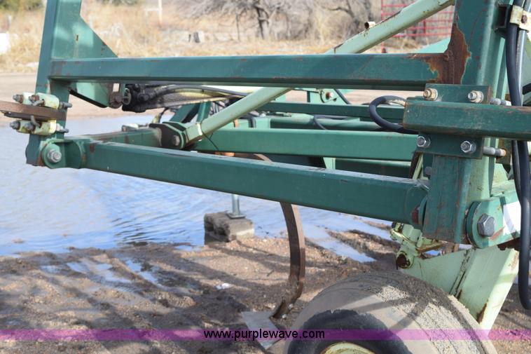 image for item I8563 Sunflower 3040-28 sweep plow