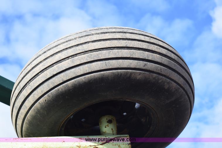 image for item I8563 Sunflower 3040-28 sweep plow