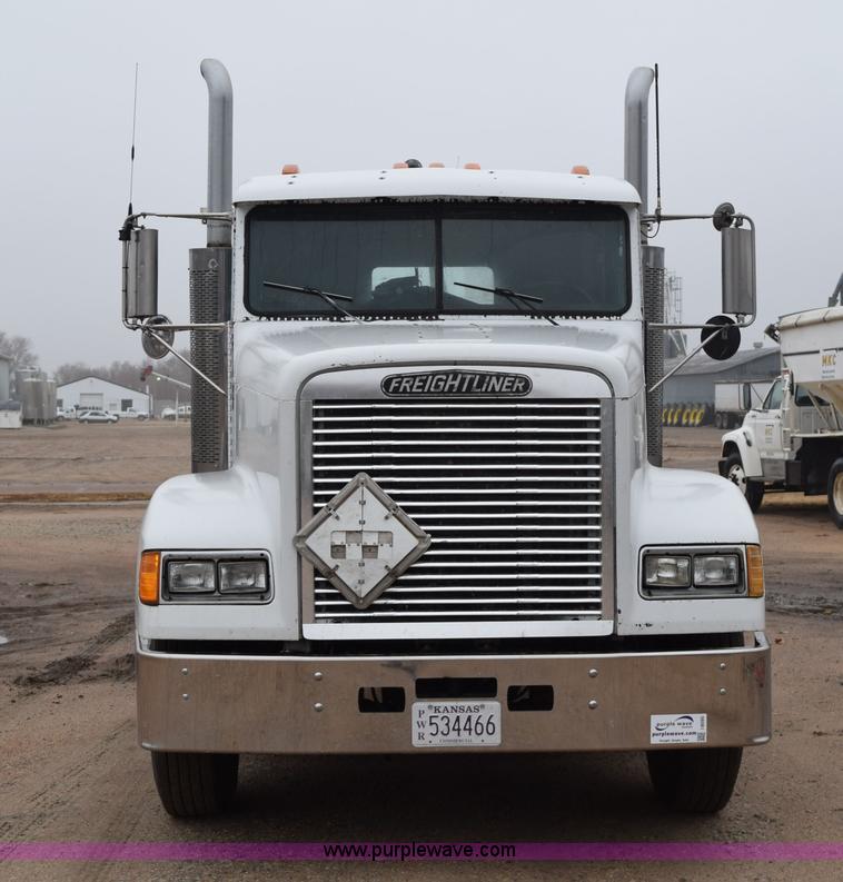 image for item I8595 1994 Freightliner FLD semi truck
