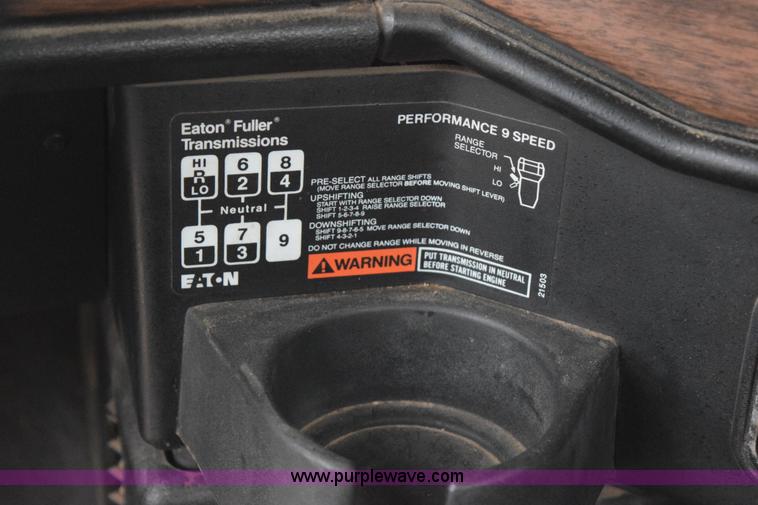 image for item I8595 1994 Freightliner FLD semi truck