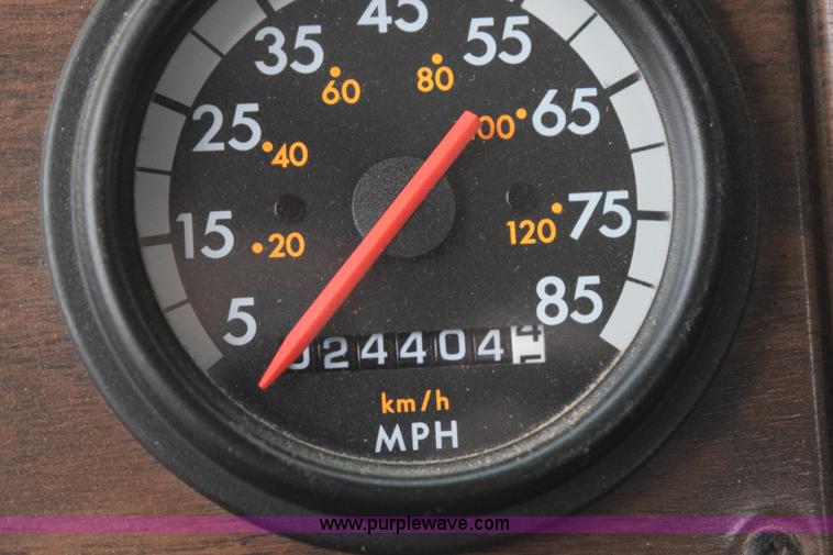 image for item I8595 1994 Freightliner FLD semi truck