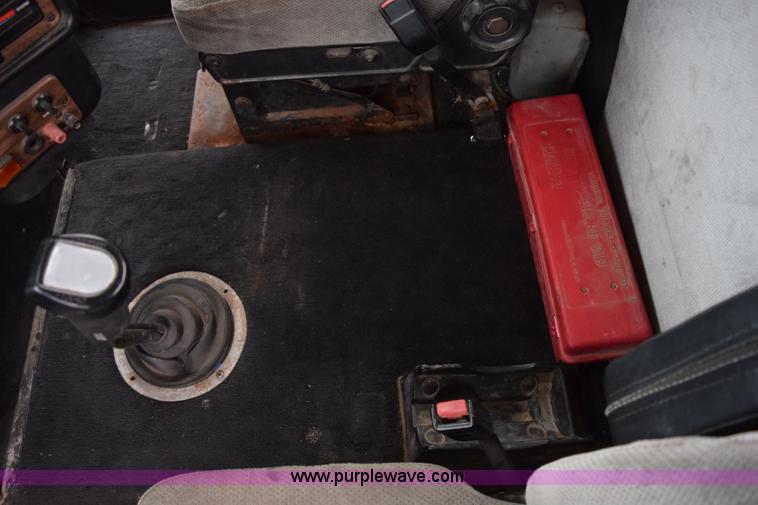 image for item I8595 1994 Freightliner FLD semi truck