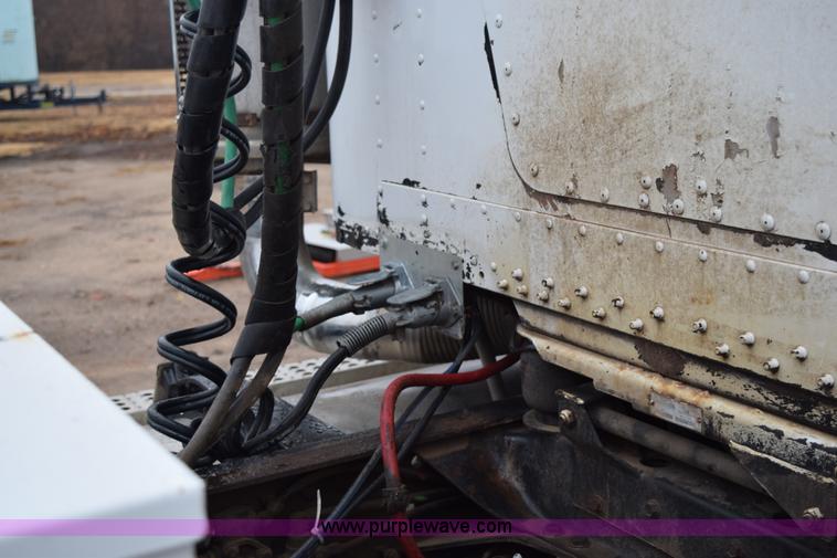 image for item I8595 1994 Freightliner FLD semi truck