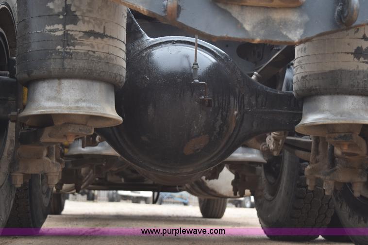 image for item I8595 1994 Freightliner FLD semi truck