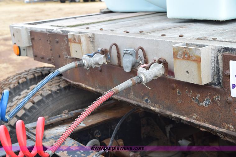 image for item I8603 1981 Dorsey flatbed tender trailer