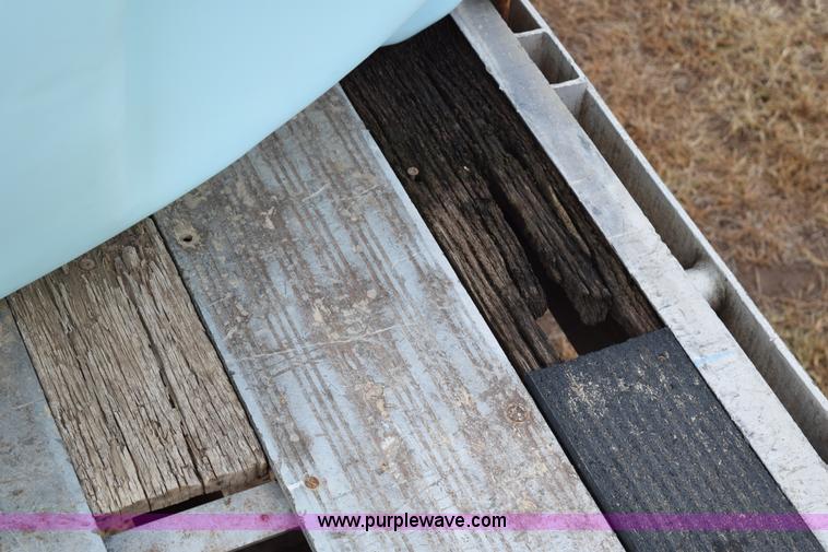 image for item I8603 1981 Dorsey flatbed tender trailer