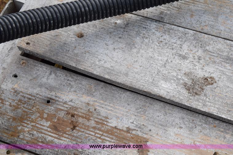 image for item I8603 1981 Dorsey flatbed tender trailer