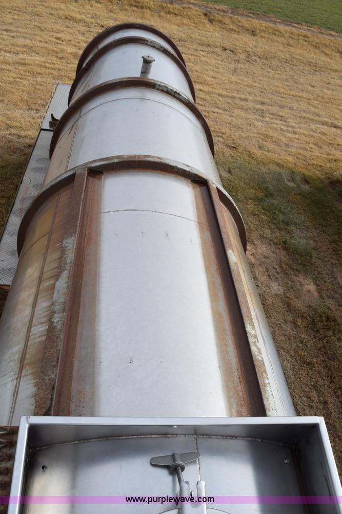 image for item I8604 1979 CTC Polar tanker trailer