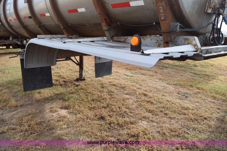 image for item I8604 1979 CTC Polar tanker trailer