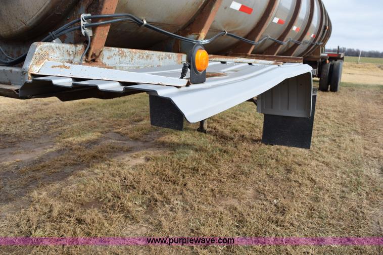 image for item I8604 1979 CTC Polar tanker trailer