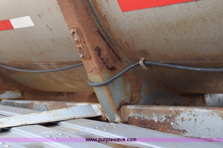 image for item I8604 1979 CTC Polar tanker trailer