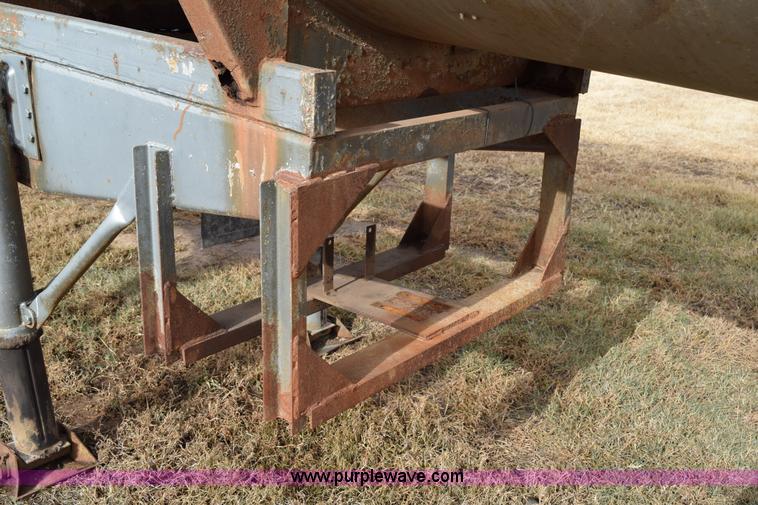 image for item I8604 1979 CTC Polar tanker trailer