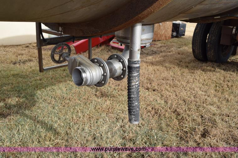 image for item I8604 1979 CTC Polar tanker trailer