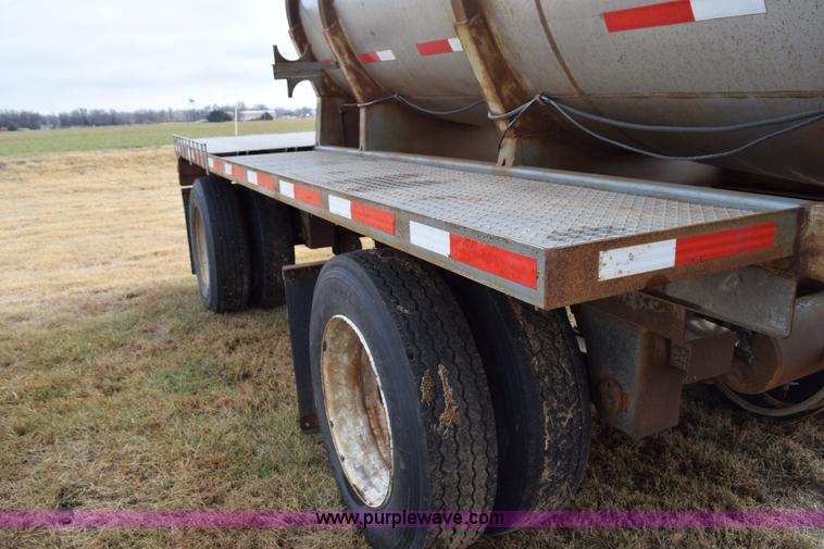 image for item I8604 1979 CTC Polar tanker trailer