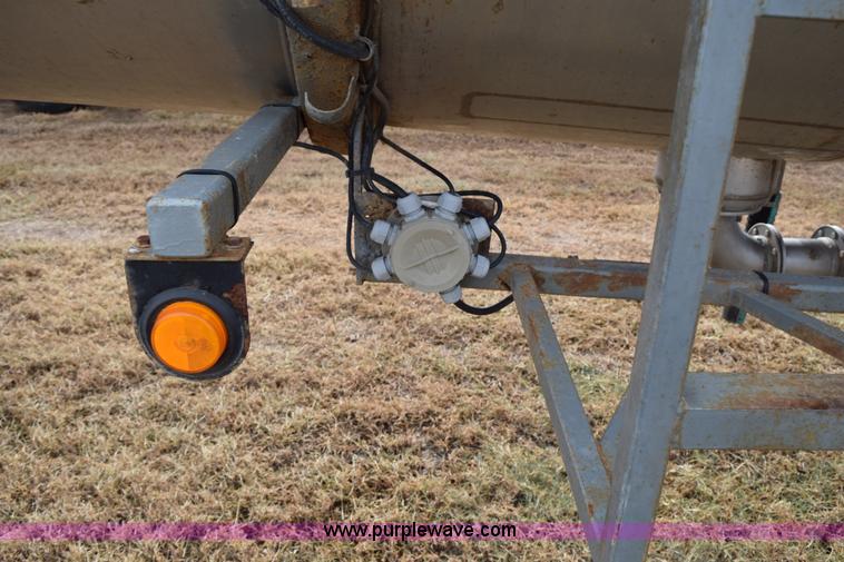 image for item I8604 1979 CTC Polar tanker trailer