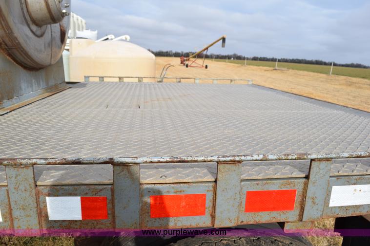 image for item I8604 1979 CTC Polar tanker trailer