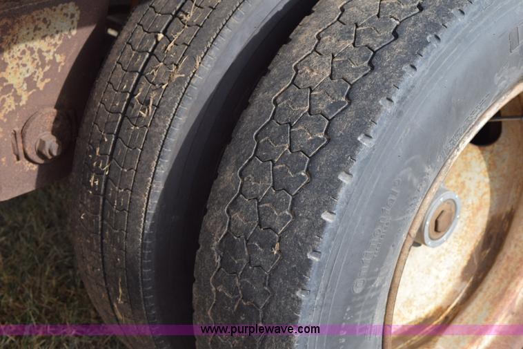 image for item I8604 1979 CTC Polar tanker trailer